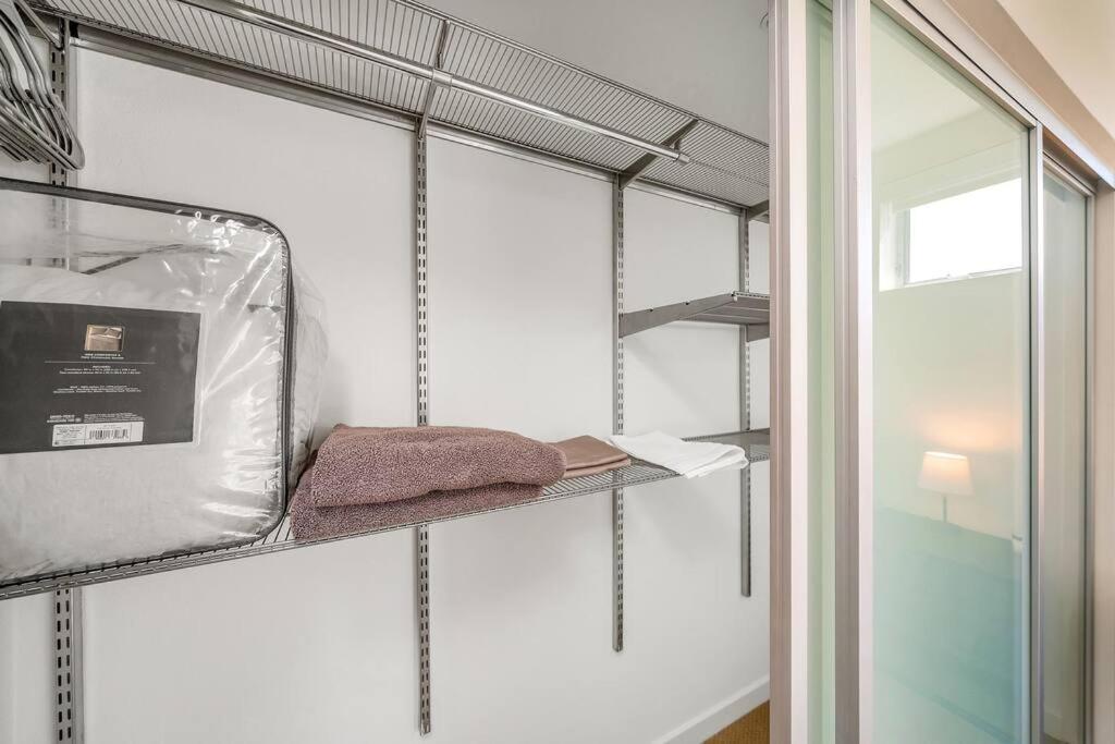 Modern & Chic In Heart Of Downtown Santa Monica Appartement